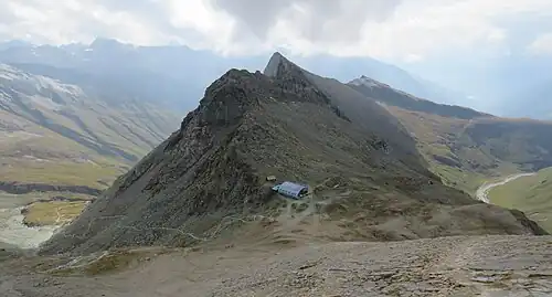 Lage der Hütte vor dem Fanatkogel zwischen Ködnitztal (links) und Teischnitztal (rechts)