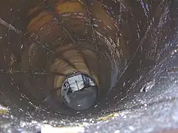 Blick durch das Rohr ins Innere des Sturmtigers