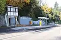 Kreuzungshaltestelle Wielandshöhe mit ehemaligem Stellwerk