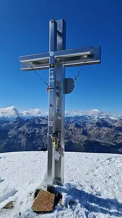 Gipfelkreuz auf dem Gipfel, Blick nach Westen