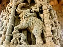 In Stein verewigte Darstellung aus dem Sonnentempel in Modhera, Indien (11. Jahrhundert)
