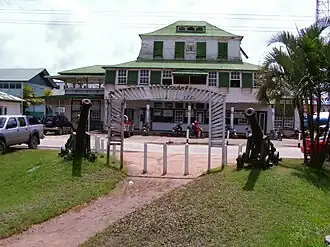 Das alte Distriktskommissariat in Nieuw-Nickerie