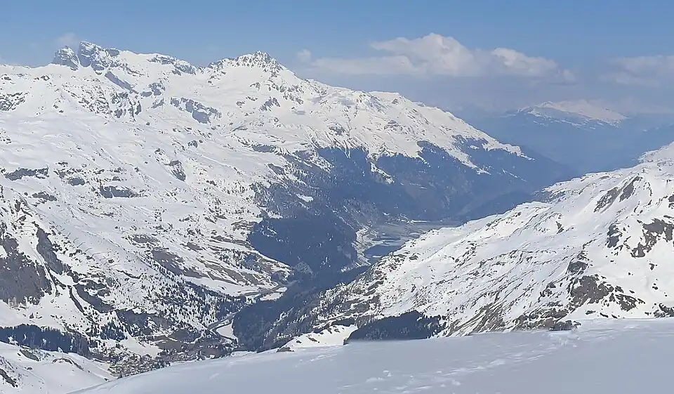 Blick hinunter ins Oberhalbstein