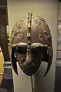 Spangenhelm eines Kriegerfürsten (Helm von Sutton Hoo).