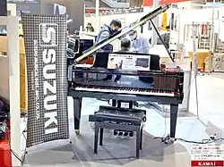 Ein Flügel von Kawai