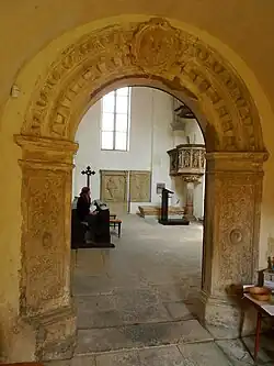 Renaissanceportal im Inneren der Kirche