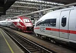 Thalys- und ICE-Züge warten.