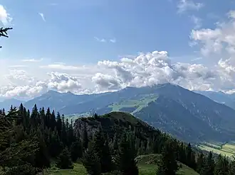 Tagweidkopf von Norden, im Hintergrund Traithengruppe