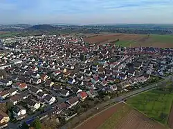 Blick über den Ortskern von Tamm in Richtung Hohenasperg