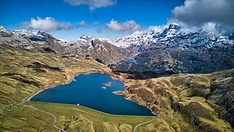 Tannensee, im Hintergrund der Engstlensee