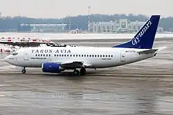 Boeing 737-500 der Taron Avia