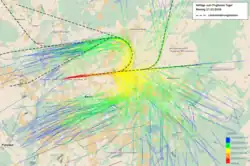 Vergleich der Abflugspuren an einem Montag (links) und Sonntag (rechts) bei Betriebsrichtung Ost. Die Flugspuren am Montag knicken bereits ab einer Höhe von 5000 Fuß über das Stadtzentrum ab.