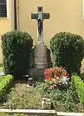 Grabstelle mehrerer Familienmitglieder auf dem Friedhof der Wallfahrtskirche Maria Kappel Schmiechen