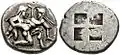 Thasischer Silber-Stater: Silen und Nymphe, etwa 520–463 v. Chr. (Le Rider: Thasiennes 2), SNG Copenhagen (20&nbsp;mm, 9,31&nbsp;g), erste Silenprägung