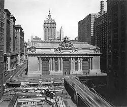 Grand Central Terminal (vorn) und Helmsley Building 1944