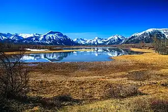 Blick auf die namensgebende Berg- und Seenkette