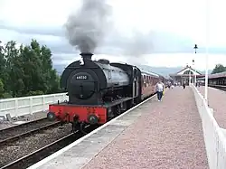 Hunslet-Lokomotive 3777 mit der BR-Nummer 68030 bei der Strathspey Railway im Bahnhof Aviemore