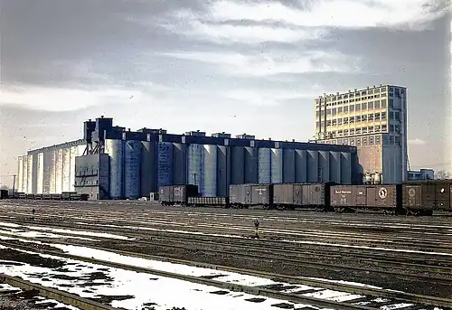 Der Getreideheber mit Silo-Komplex 1943, Kapazität 10&nbsp;Mio.&nbsp;Bushel (etwa 350.000&nbsp;m³)