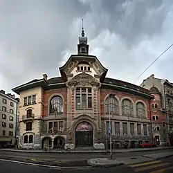 Salle communale mit Théâtre Pitoeff