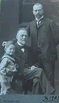 Th. Mann sen., Th. Mann jun. und Hans-Theo Mann, um 1906.