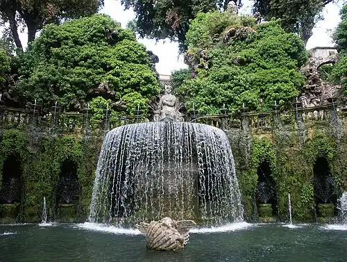 Villa d’Este, Ovato-Brunnen