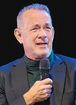 Tom Hanks spielt Zsa-Zsa Kordas Kontrahenten Leland und Michael Cera den Hauslehrer Bjørn Lund