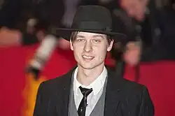 Tom Schilling spielt Kurt Barnert