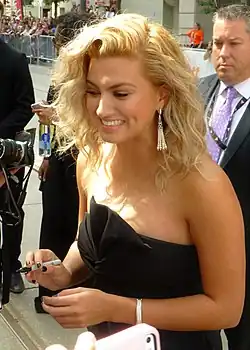 Tori Kelly spricht die Elefantin Meena