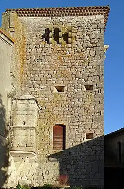 Turm von Laugnac mit Kirche
