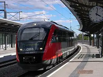 Ein 5022 der ÖBB als S3 nach Graz Hauptbahnhof hält auf Bahnsteig 5 in Graz Don Bosco.