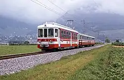 Von der BLT stammender Be 4/4 105 in der Rhoneebene