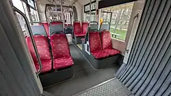 Fahrgastraum über einem mittleren Fahrwerk