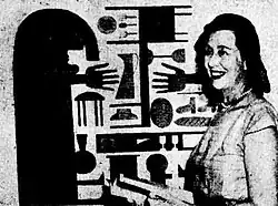 Galeristin und Malerin Treania Smith vor Victor Brauners Oppression de l'objet.