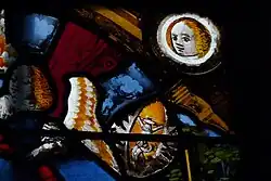 Hirschgeweih mit Christus am Kreuz