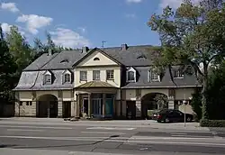 Eingang an der Herzogenbuscher Straße 8, errichtet 1911