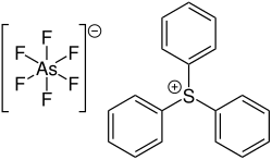Strukturformel von Triphenylsulfoniumhexafluoroarsenat