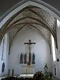 Gotischer Chor mit Gewölbefresken (nach&nbsp;1320) und Kreuzigungsgruppe (um&nbsp;1430)