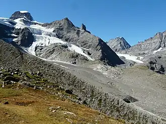 Breithorngletscher von der Schmadrihütte aus gesehen 2261 m ü. M. Links ist das Tschingelhorn. Zwischen Tschingelhorn und dem Breithorngletscher befindet sich der Wetterlückengletscher. Ganz rechts ist der Tschingelgletscher ersichtlich.