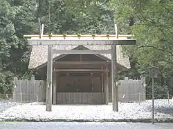 Im Tsuchi-no-miya wird Otsuchi-mioya, der Kami der Gegend um den Gekū, verehrt.