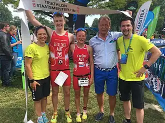 Magdalena Früh (Mitte) als Staatsmeisterin Sprintdistanz beim Tulln Triathlon 2018