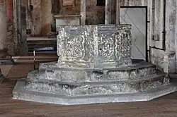 Taufbecken aus dem 13.Jh.