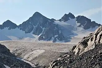 Die Twin Peaks über dem Mammoth Glacier (2016)