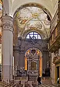 Altarraum des rechten Seitenschiffs