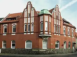 Kreuzstraße 1, das ehemalige Sparkassengebäude von 1906