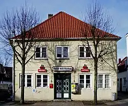 Kreuzstraße 3, das Wohnhaus mit Gaststätte „Unter den Linden“