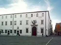 Universität Primorska, gegründet 2003, (Tito-Platz)