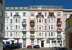 Bubi-Hof (links) und Mädi-Hof