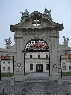 Haupttor Ehrenhof Rennweg