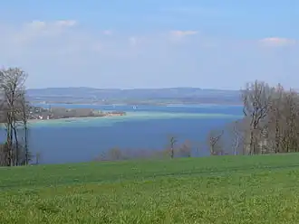 Blick vom Seerücken auf den Untersee (von vorne nach hinten: Halbinsel Höri, Halbinsel Mettnau, Linzgau)