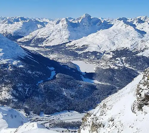 Blick vom Piz Muragl über das Oberengadin.